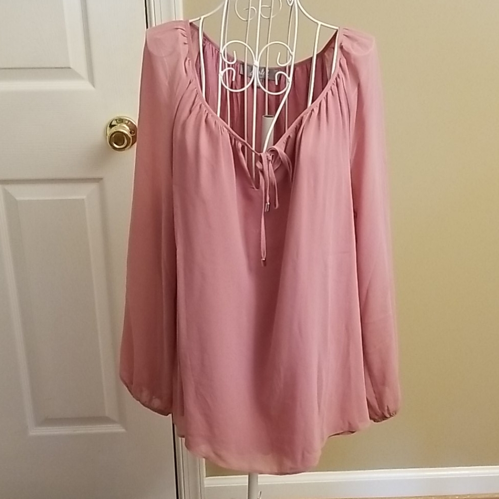 Beautiful pinkish mauve top